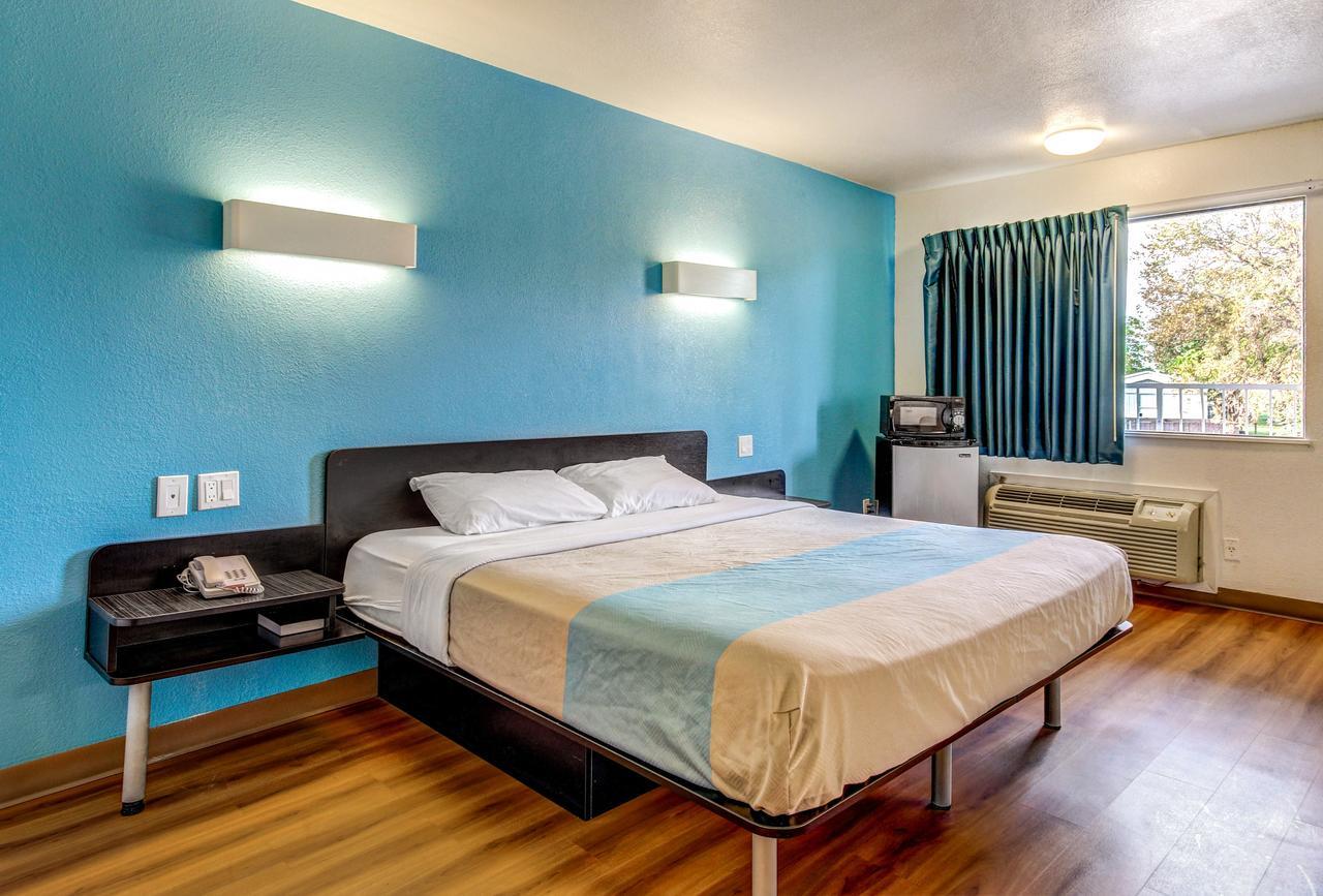 Motel 6 Waco - Lacy Lakeview Bellmead Zewnętrze zdjęcie